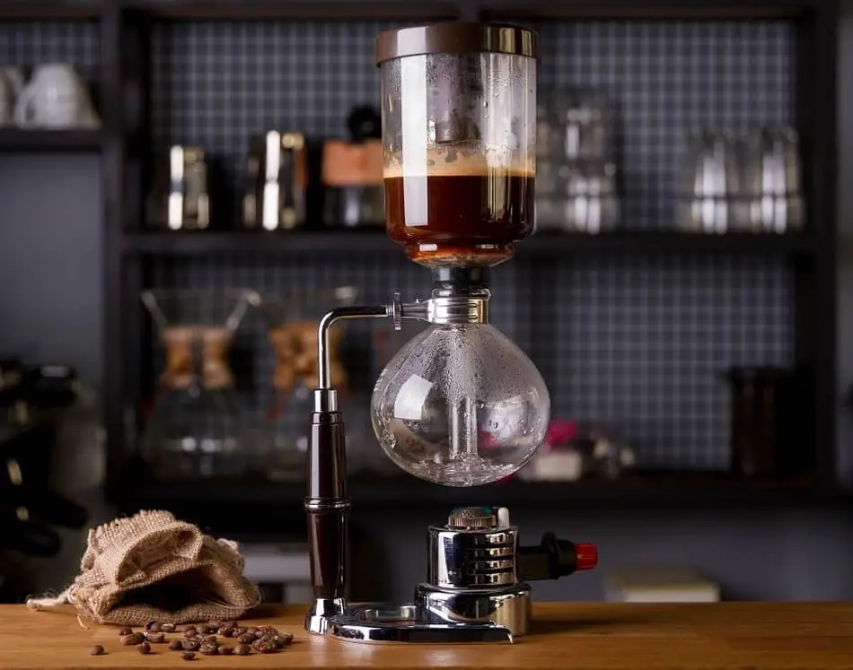 hario siphon brewing coffee